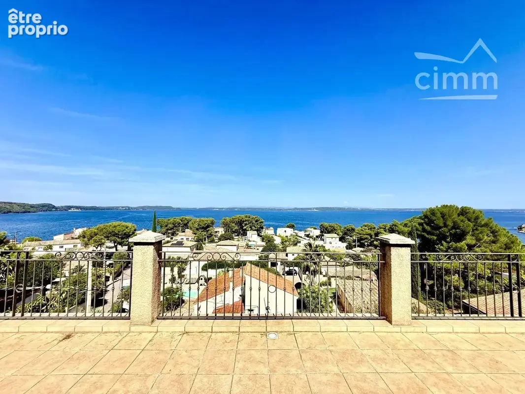 Maison 6 pièces - Vue panoramique sur l'étang de Berre - Plage à 4 min à pied - Vendue meublée - DPE B - photo 2