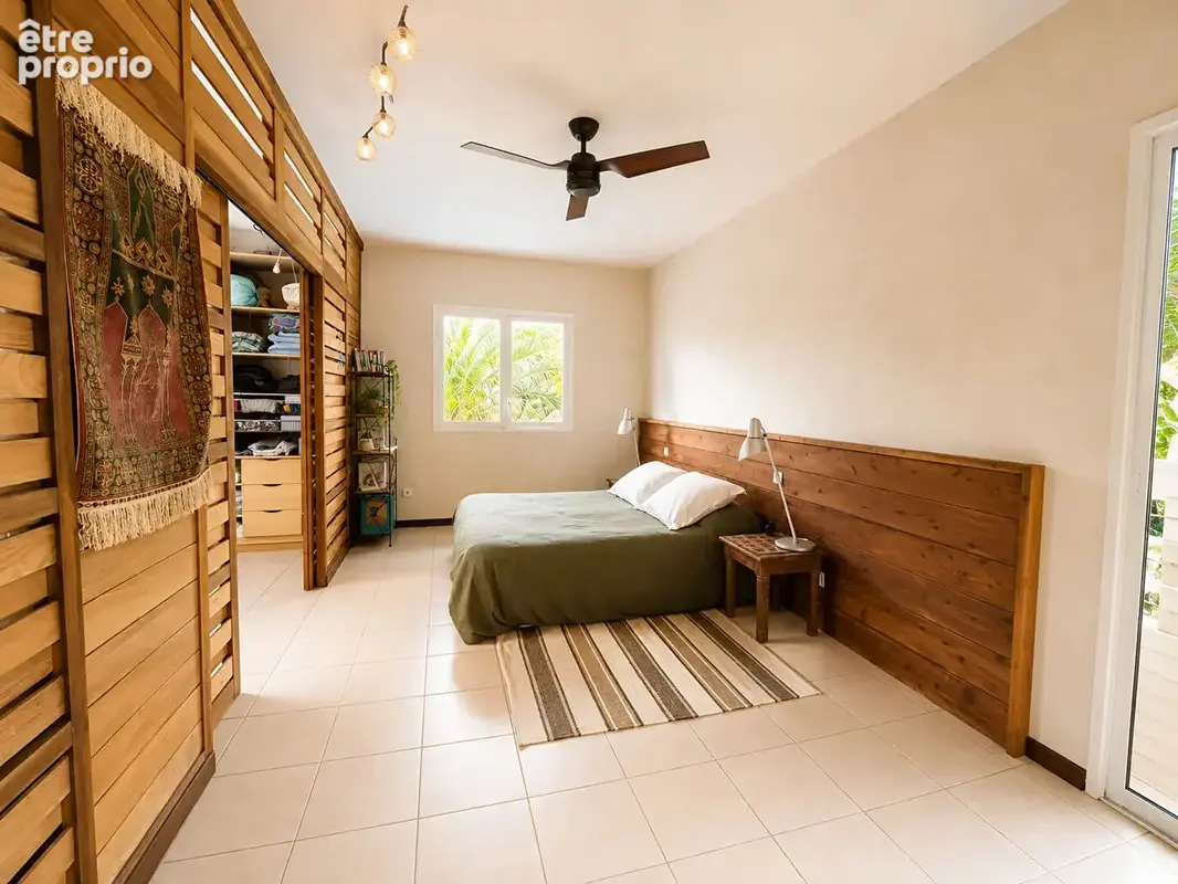 Maison d'architecte de 235 m² sur 977 m² de terrain - Rivière du mat les bas - photo 6