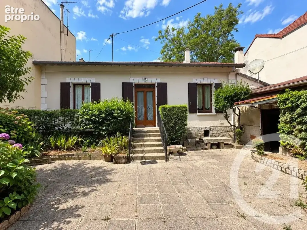 Maison à SAINT-MAUR-DES-FOSSES
