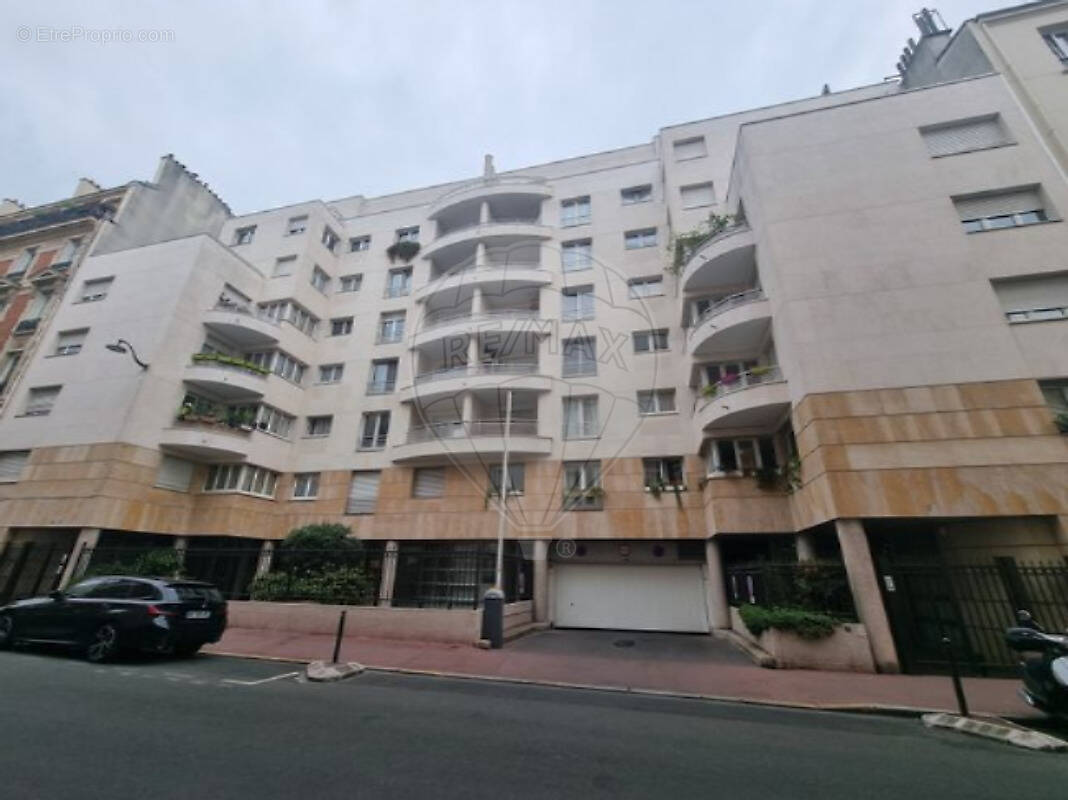 Appartement à LEVALLOIS-PERRET