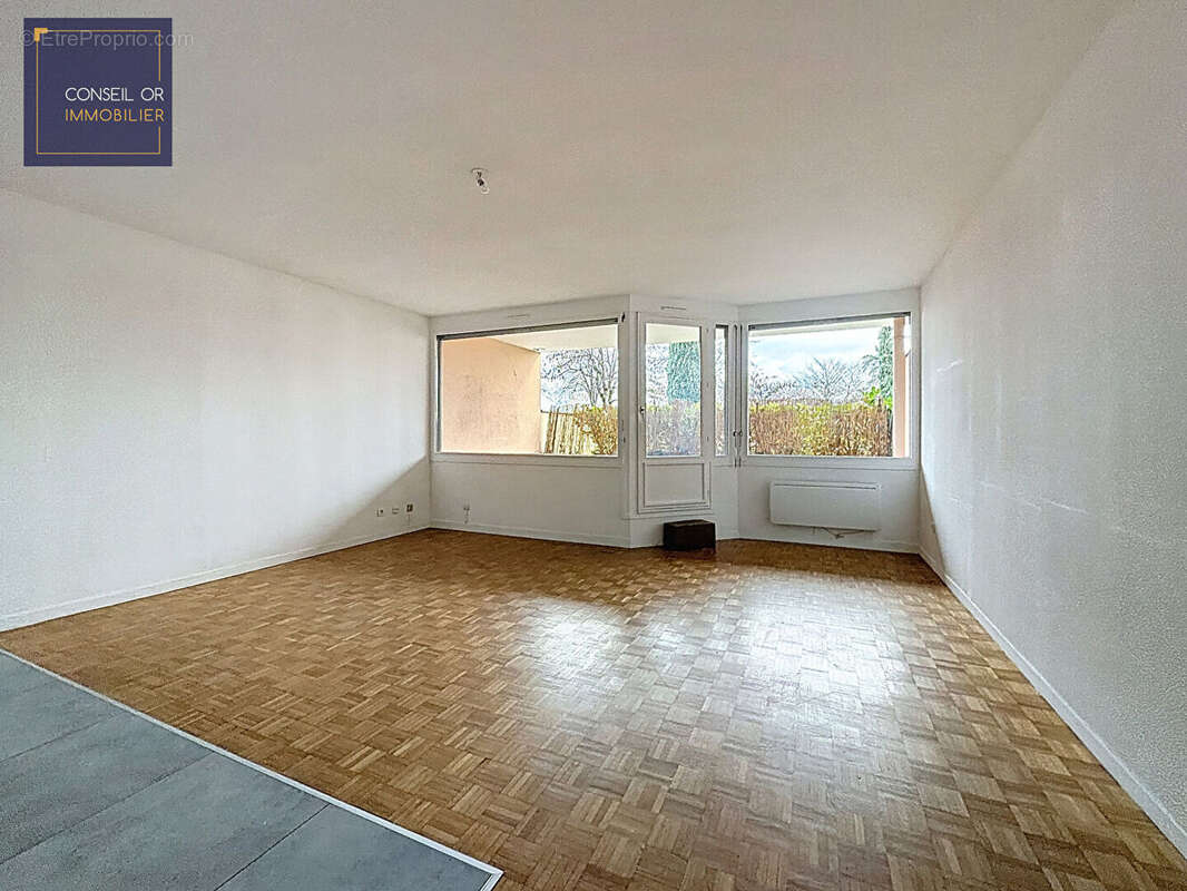 Appartement à SAINT-GENIS-LAVAL