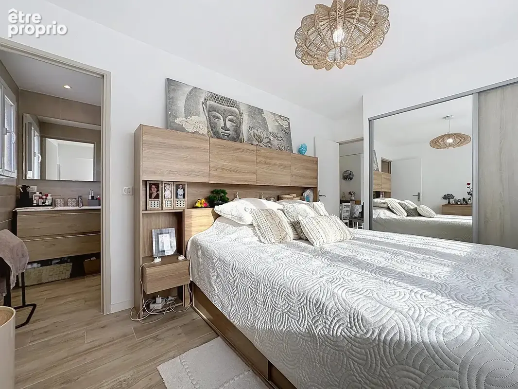 Golfe juan - bel appartement 4 pièces rénové avec terrasse, parking et cave - photo 9