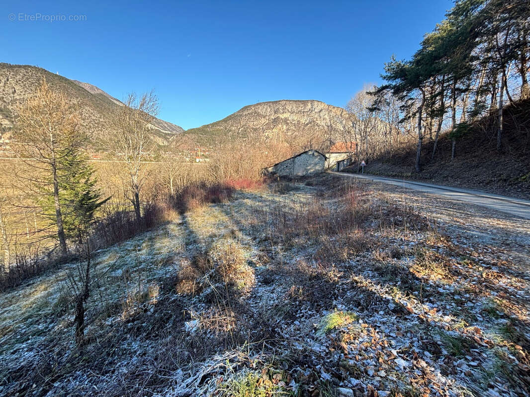 Terrain à ROCHEBRUNE