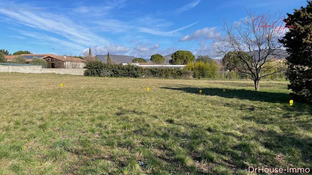 Terrain à ALBA-LA-ROMAINE