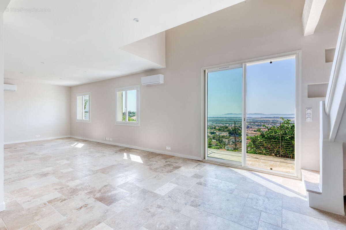 Photo 3 - Maison à HYERES