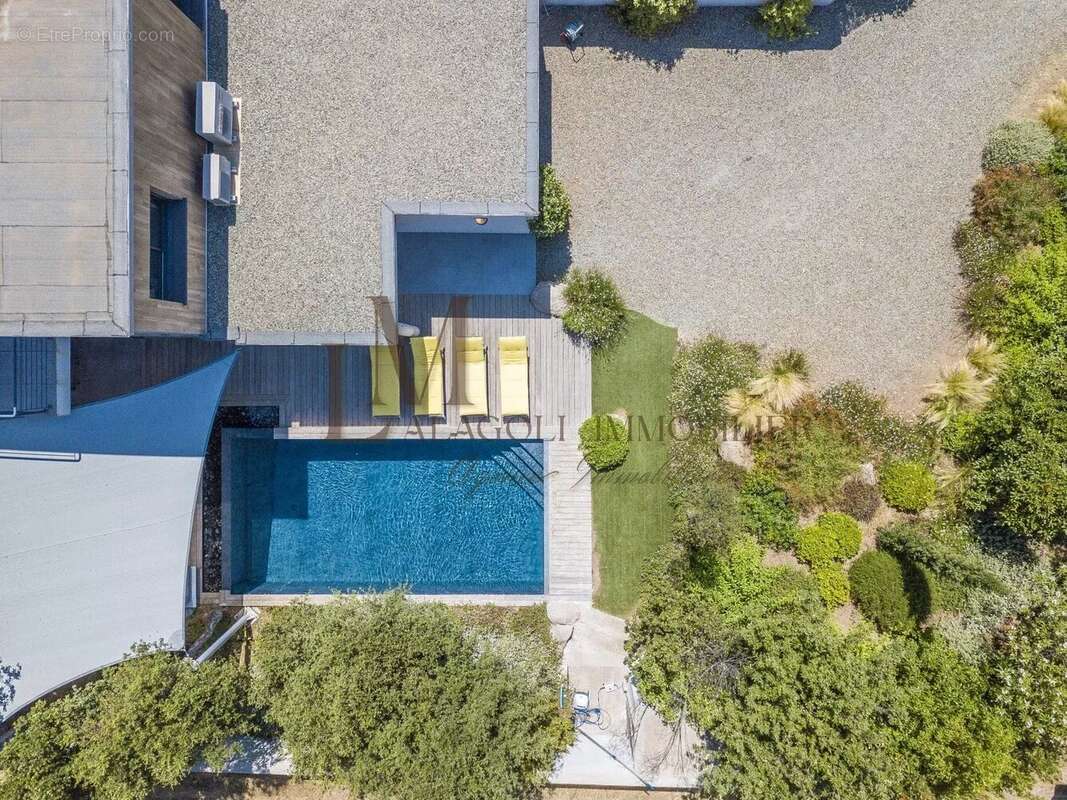 Maison à PORTO-VECCHIO