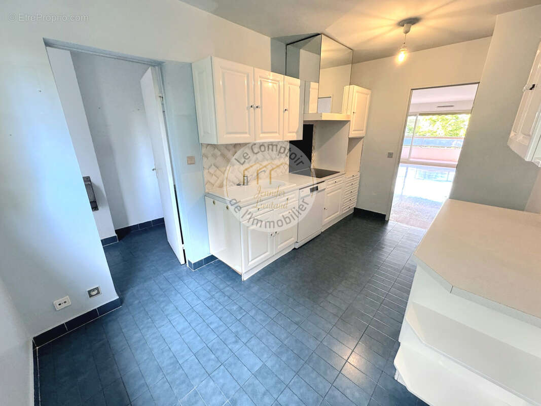 Appartement à MARSEILLE-9E
