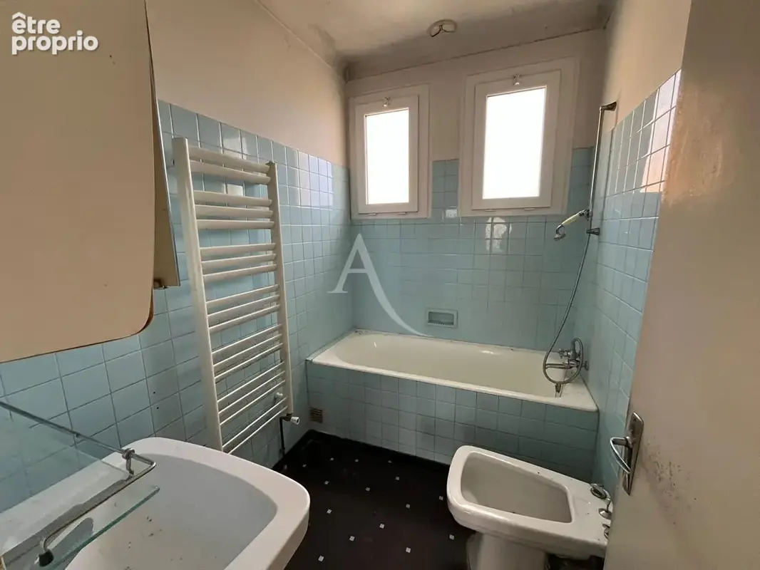 SOULLANS , maison 5 pièces à restaurer sur près de 450 m² - photo 4