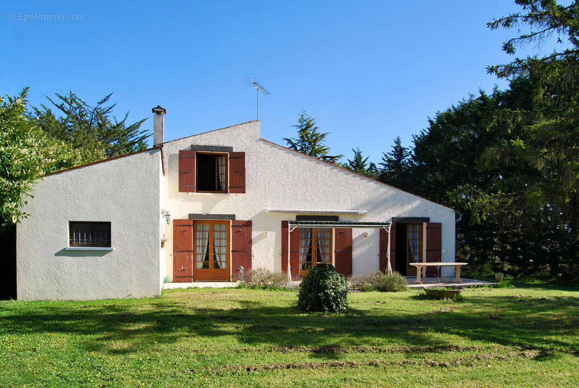 Maison à SAINT-SAVINIEN