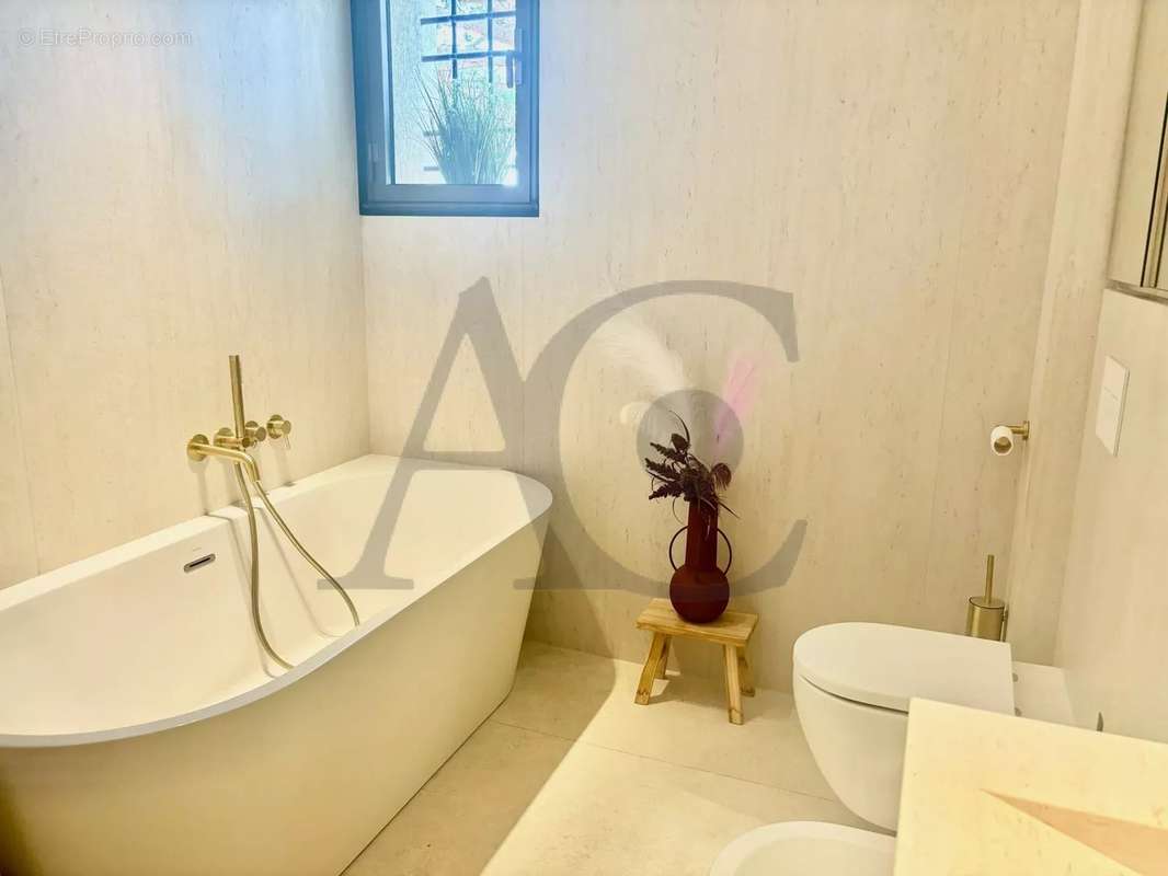 Appartement à VILLENEUVE-LOUBET