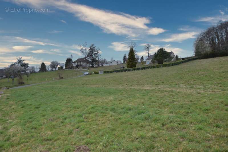 Terrain à LE CHASTANG