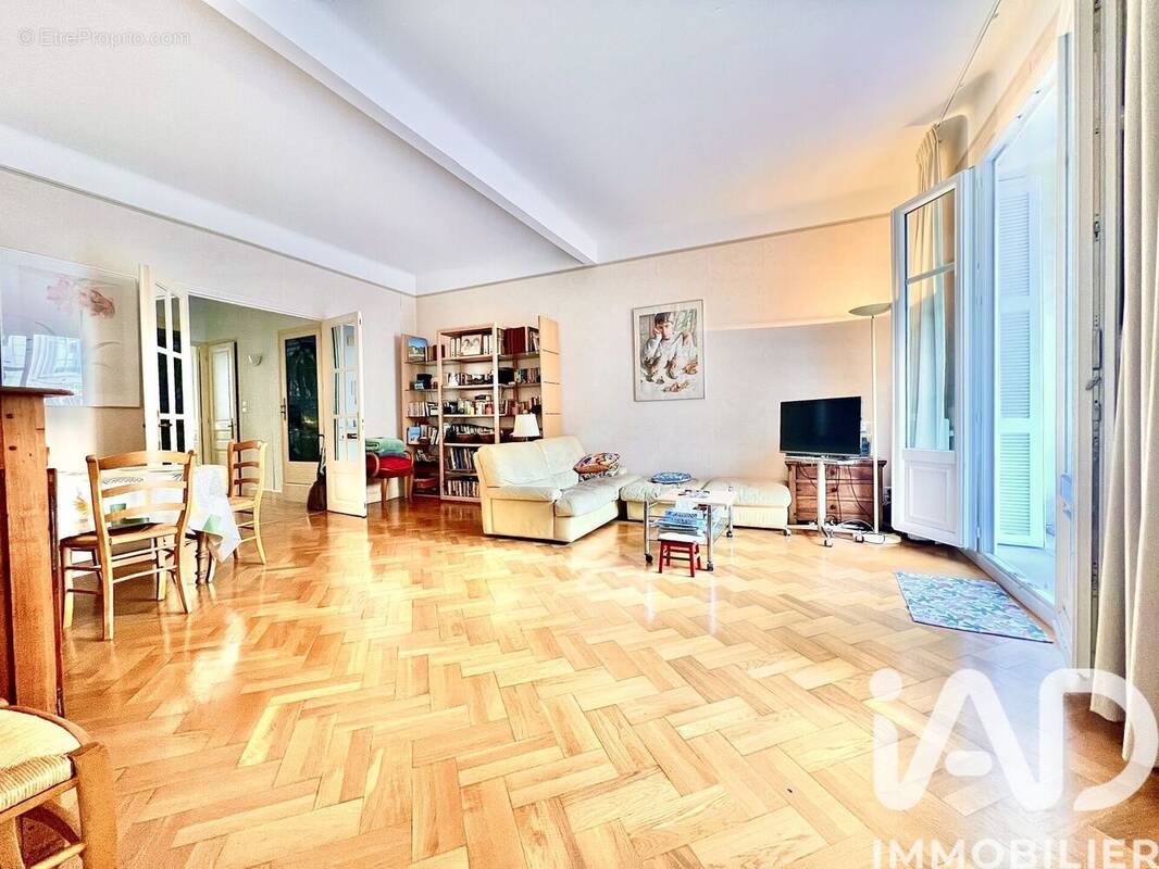 Photo 1 - Appartement à SAINT-RAPHAEL