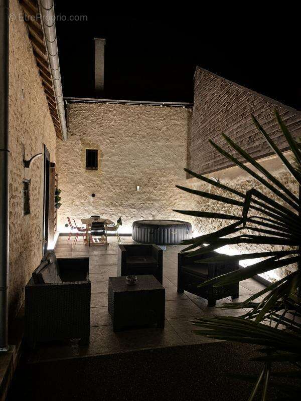 Grande maison de village sans travaux, garage et terrain - photo 17