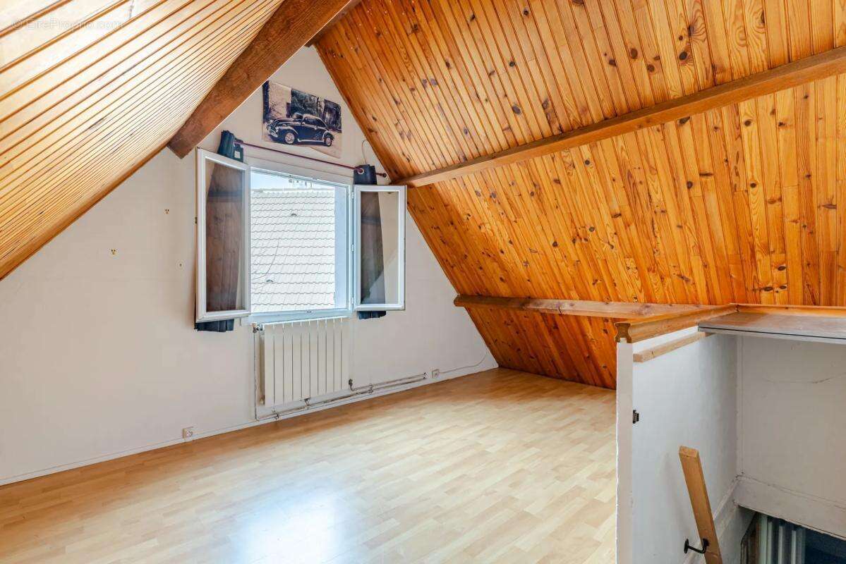 Maison à COMBS-LA-VILLE