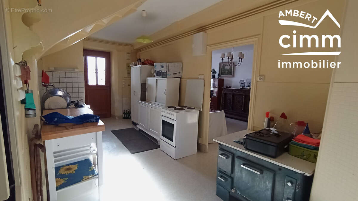 Maison à TOURS-SUR-MEYMONT