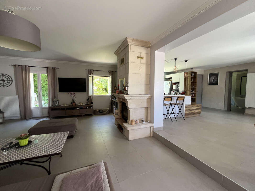 Maison à LA CHAPELLE-LA-REINE