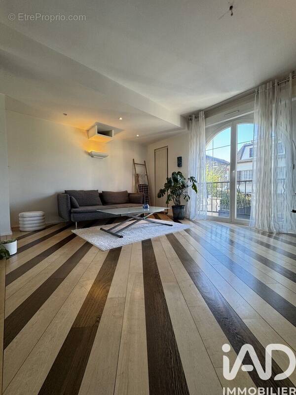 Photo 1 - Maison à LES PAVILLONS-SOUS-BOIS