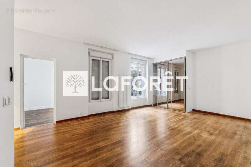 Proche Ecole Militaire - Tour Eiffel - Rue Saint Dominique 48m² - photo 9