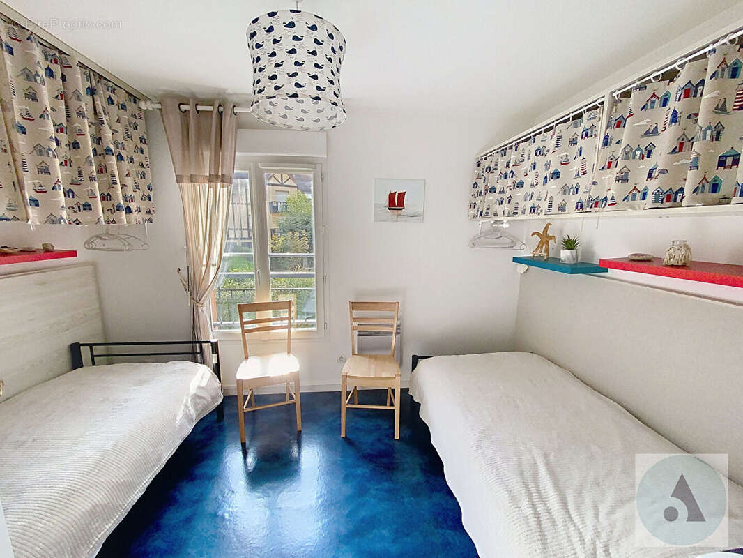 Appartement à COLLEVILLE-MONTGOMERY