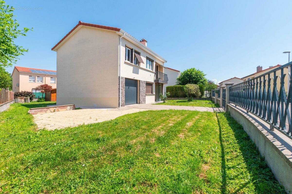 Maison à AULNAT