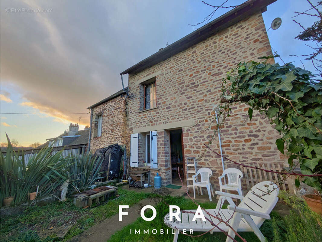 Maison à CONDE-SUR-NOIREAU