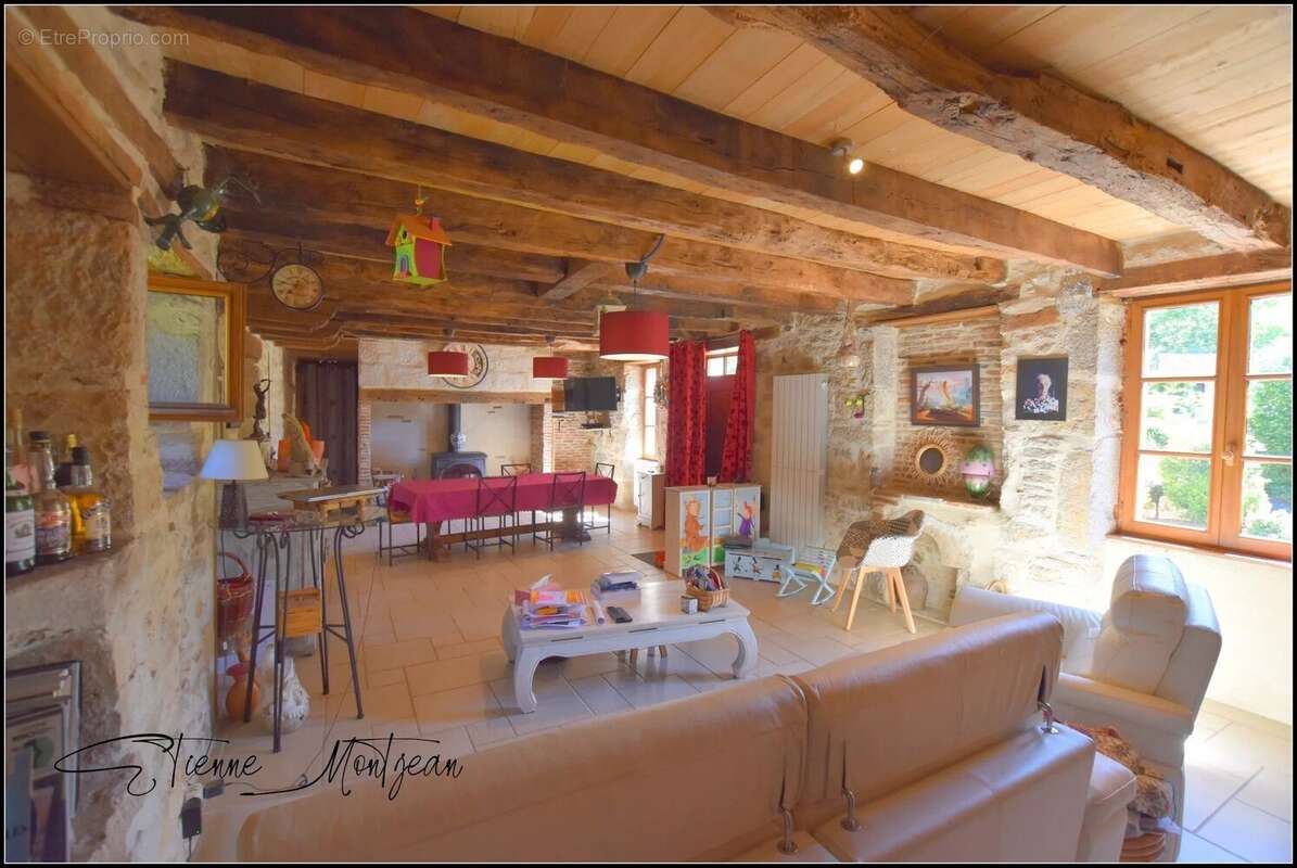 Maison à LAUZES