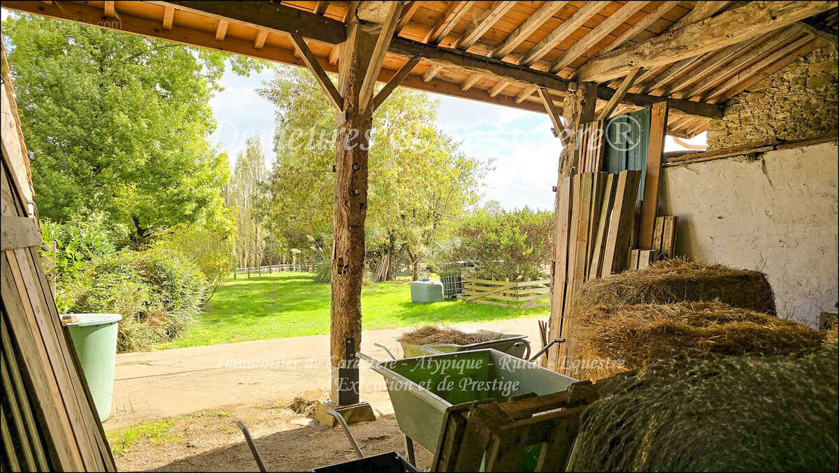 Maison de caractère (1730) sur 1,2 hectare avec dépendances - photo 16