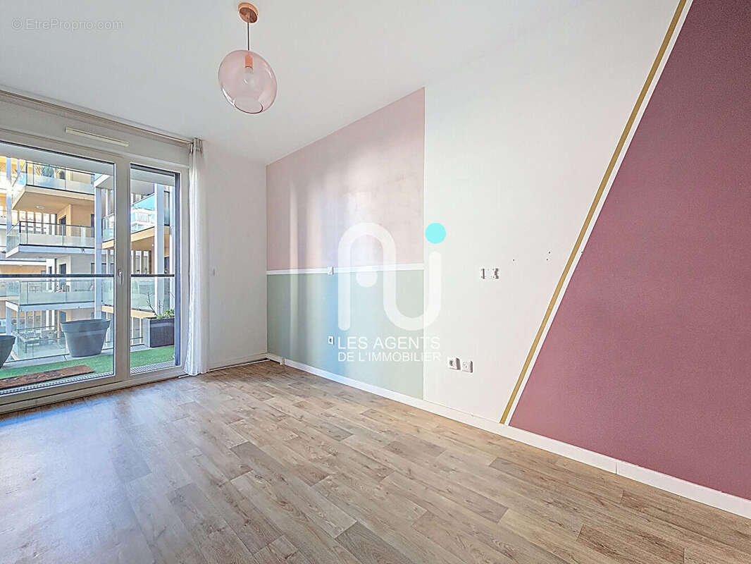 Appartement à GENNEVILLIERS
