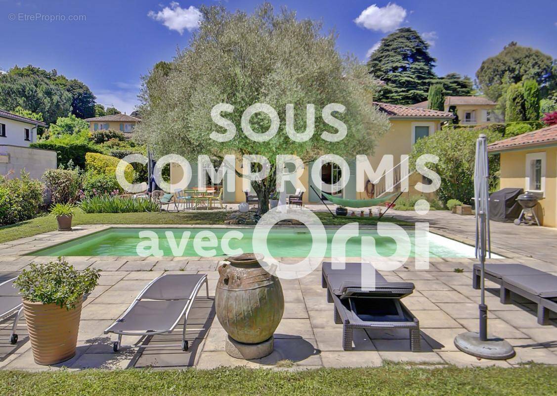 Maison à SAINT-CYR-AU-MONT-D'OR