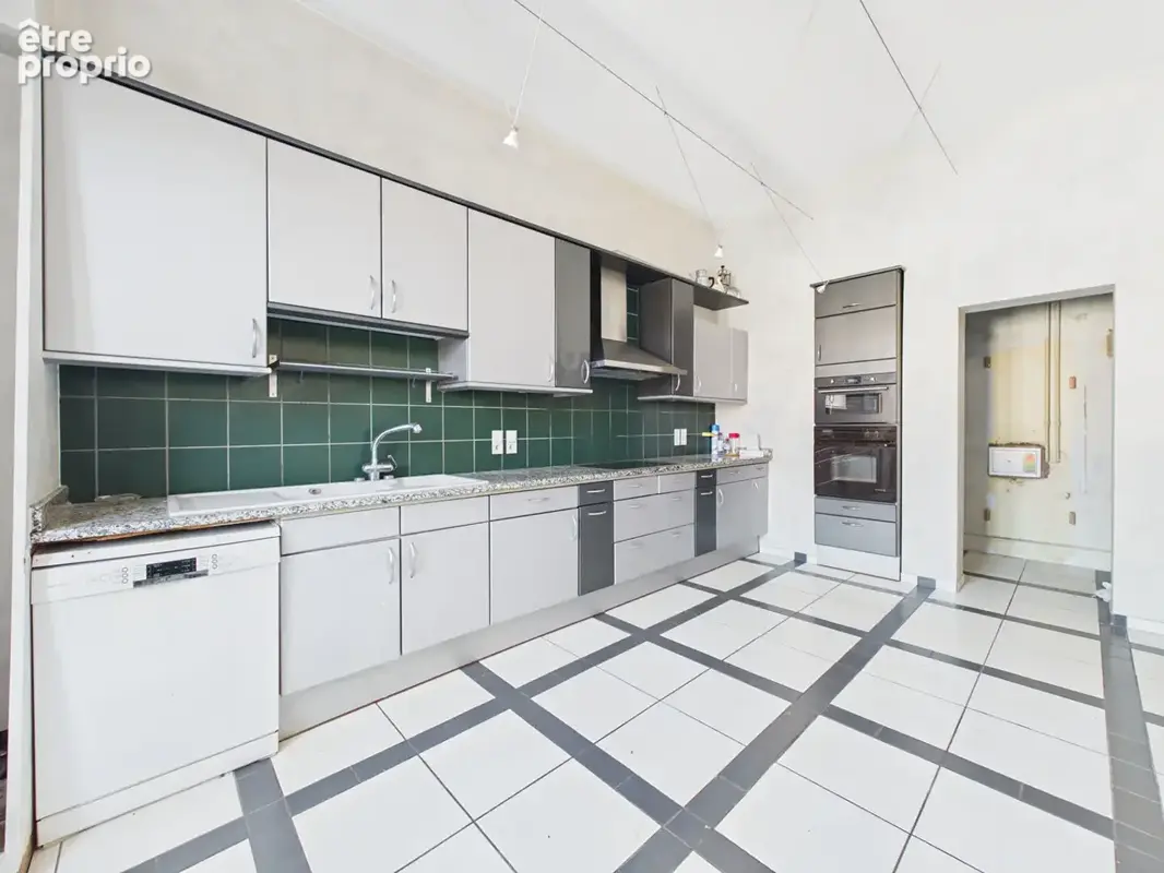CONTADES - Appartement F7 de 205 m² à vendre - photo 5