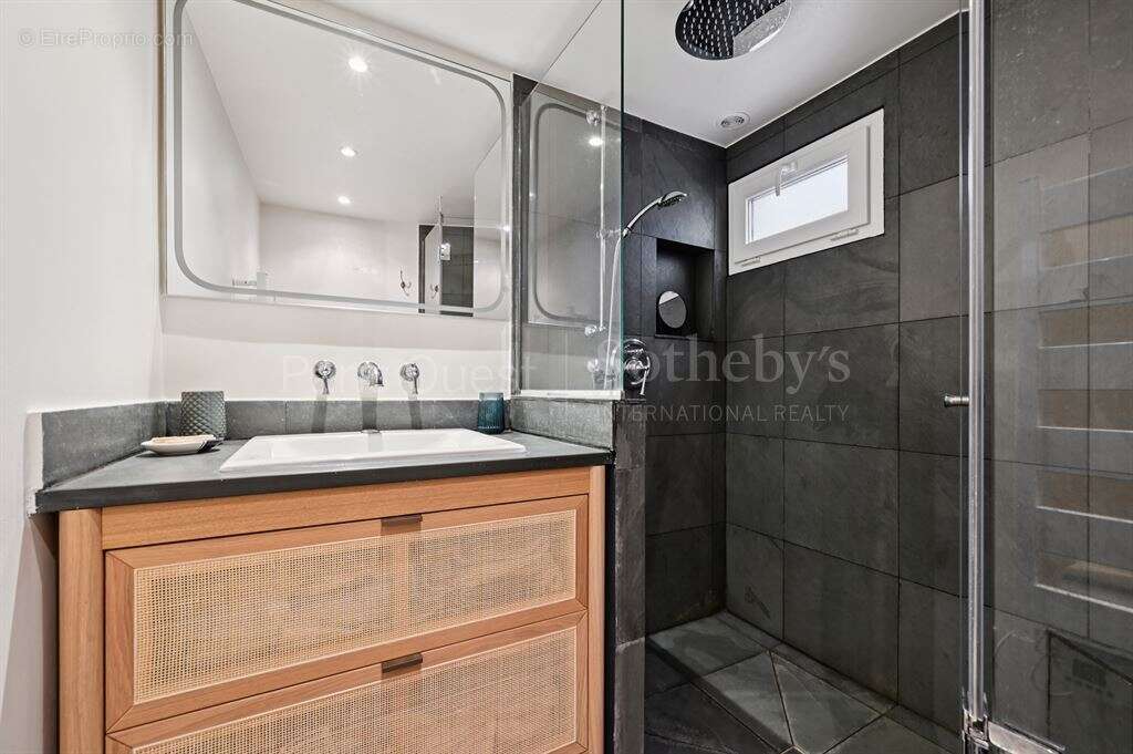Maison à PARIS-17E