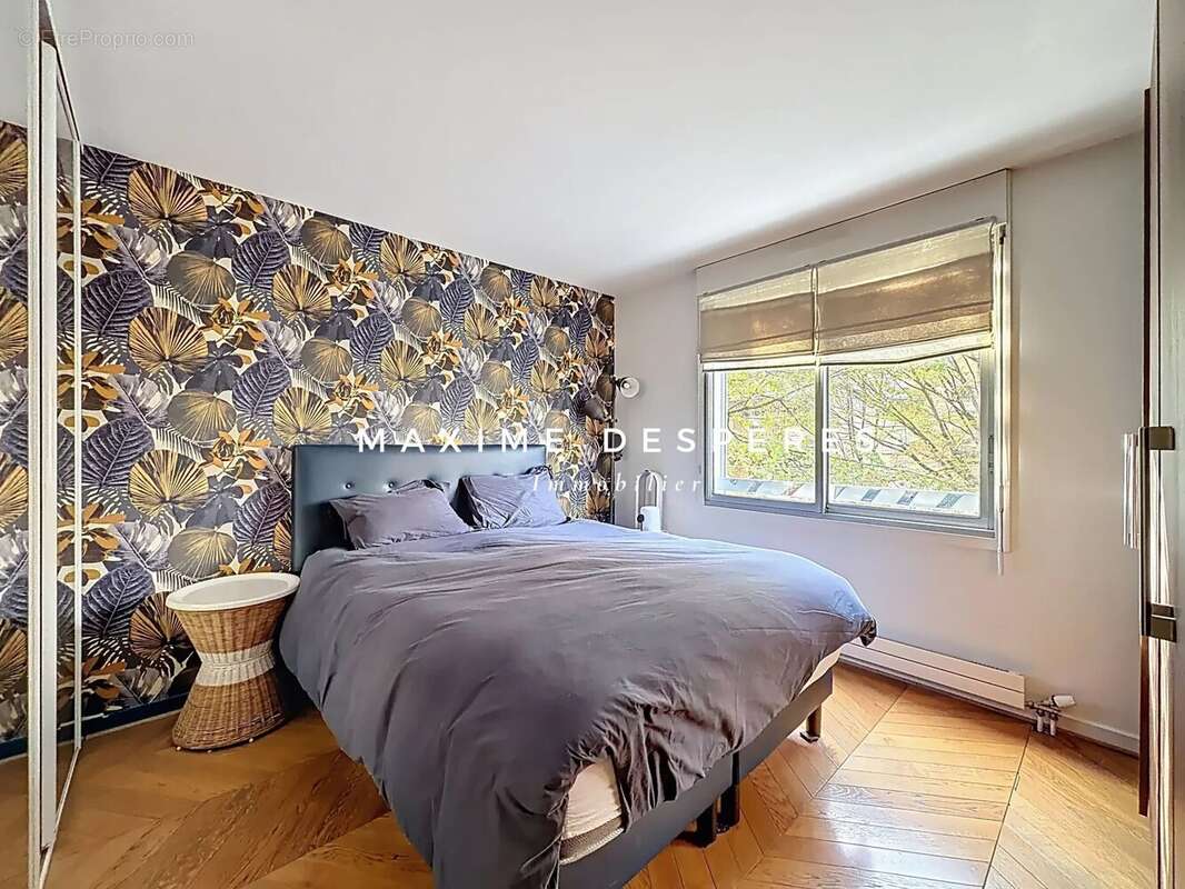 Appartement à COURBEVOIE