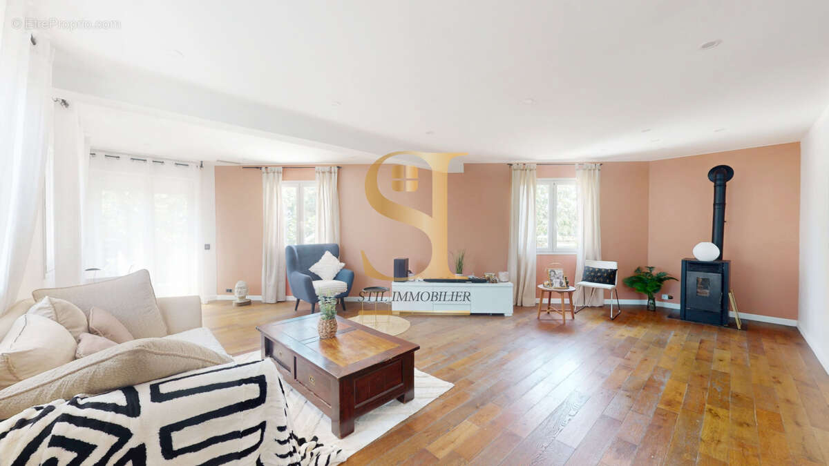 Maison à VIRY-CHATILLON