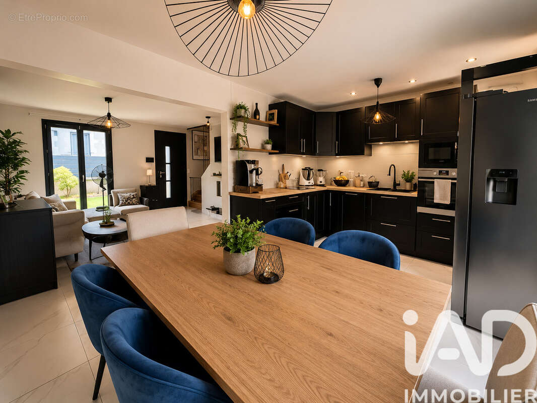 Maison 110 m² à Trappes  - photo 7