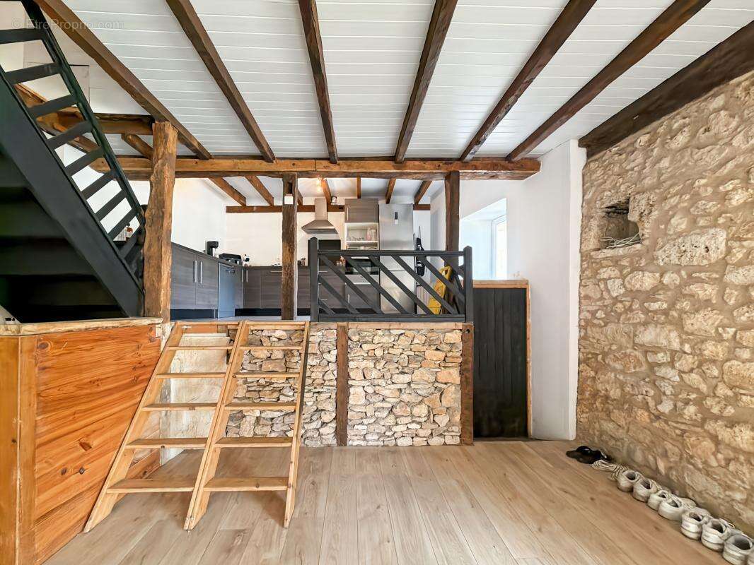 Maison à SARLIAC-SUR-L'ISLE