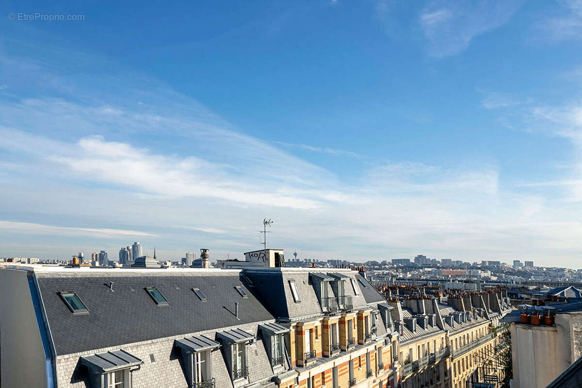 Appartement à PARIS-18E