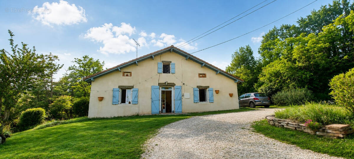 Maison à MAUVEZIN