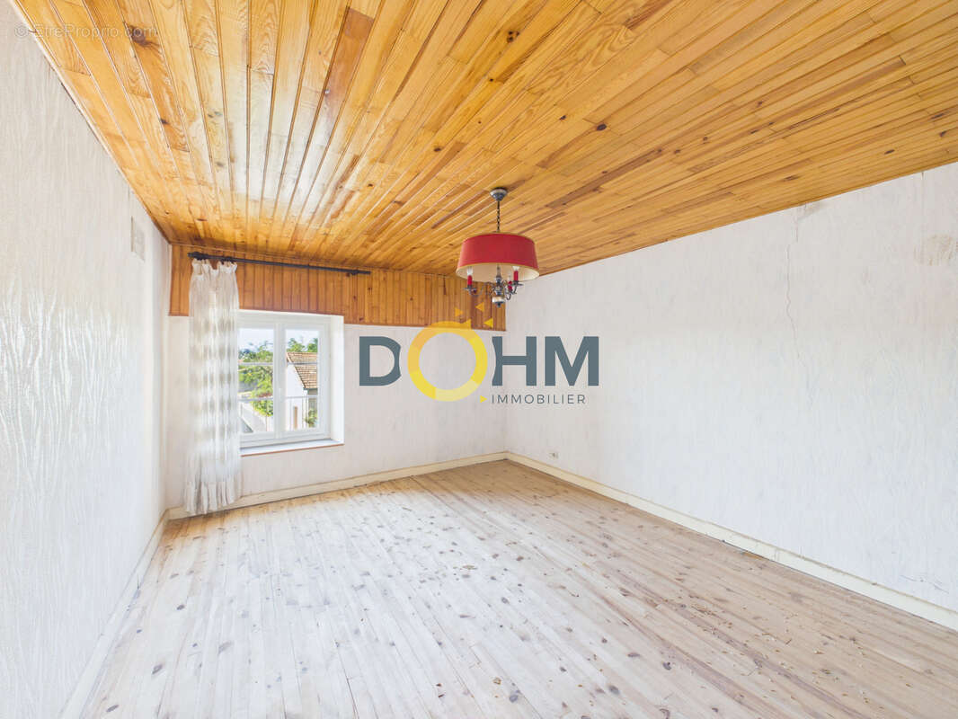 Maison de village 110m2 avec cour et dépendances - photo 15