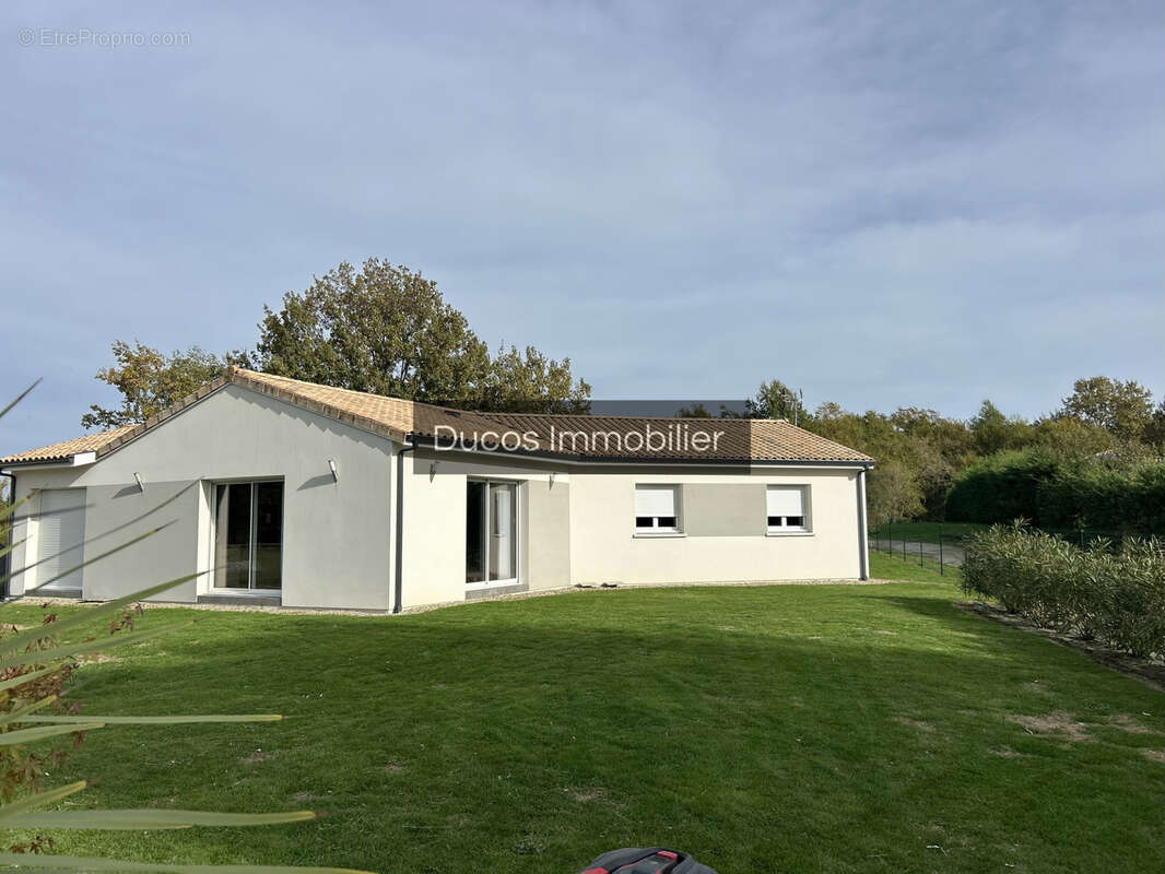 Maison à MAUVEZIN-SUR-GUPIE