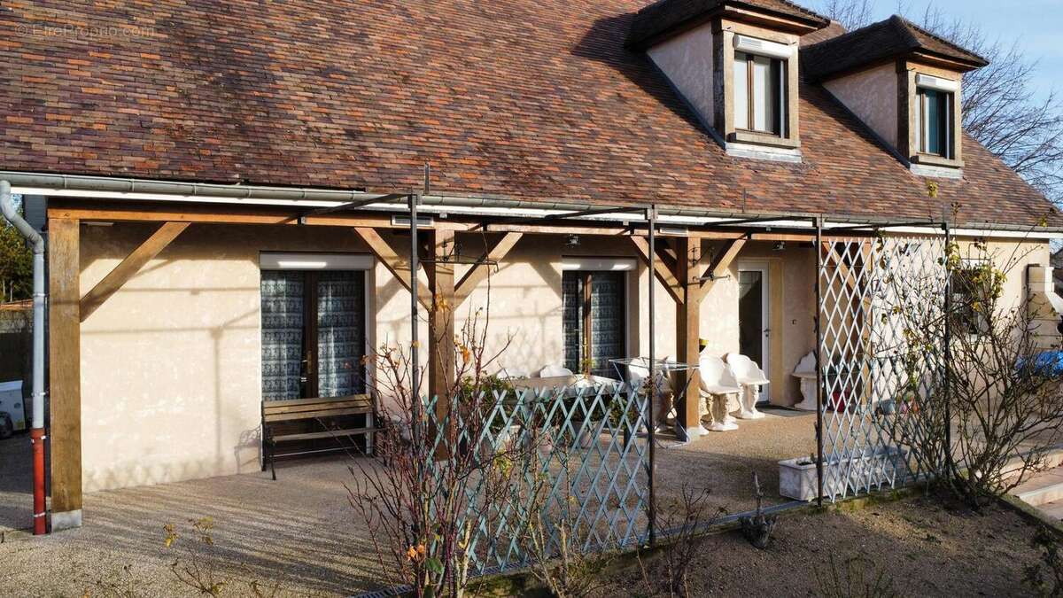 Photo 2 - Maison à MAIZIERES-LA-GRANDE-PAROISSE