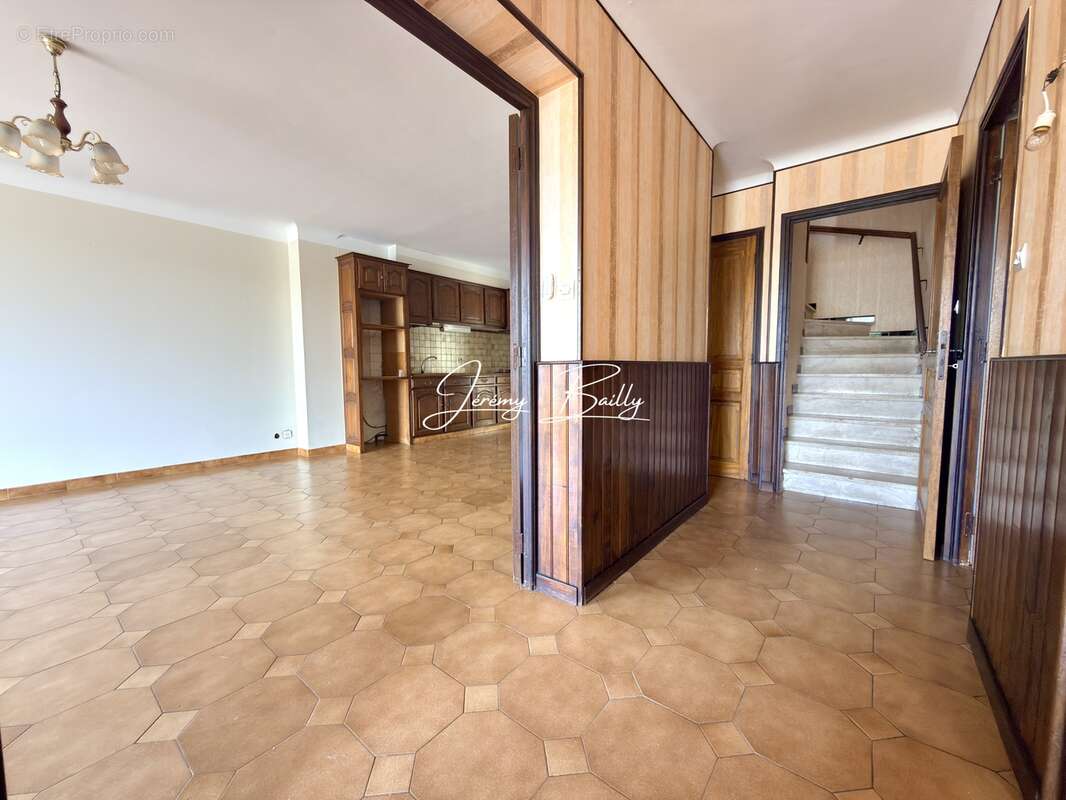 Maison à SAINT-ESTEVE