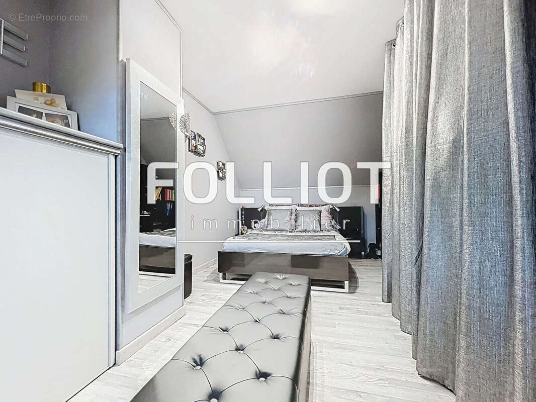 Maison à SAINTE-CROIX-SUR-MER