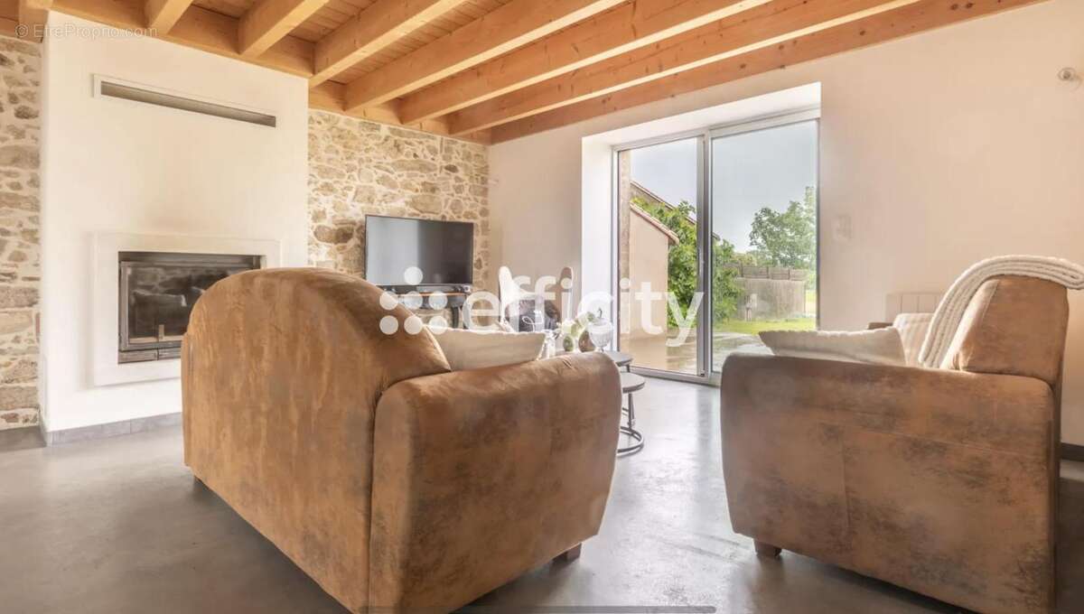 Maison 157 m² à Aigrefeuille-Sur-Maine  - photo 8