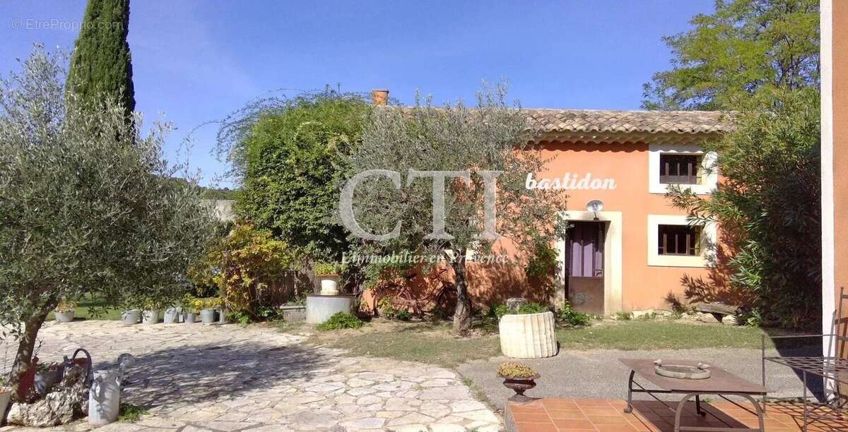 Maison à VAISON-LA-ROMAINE