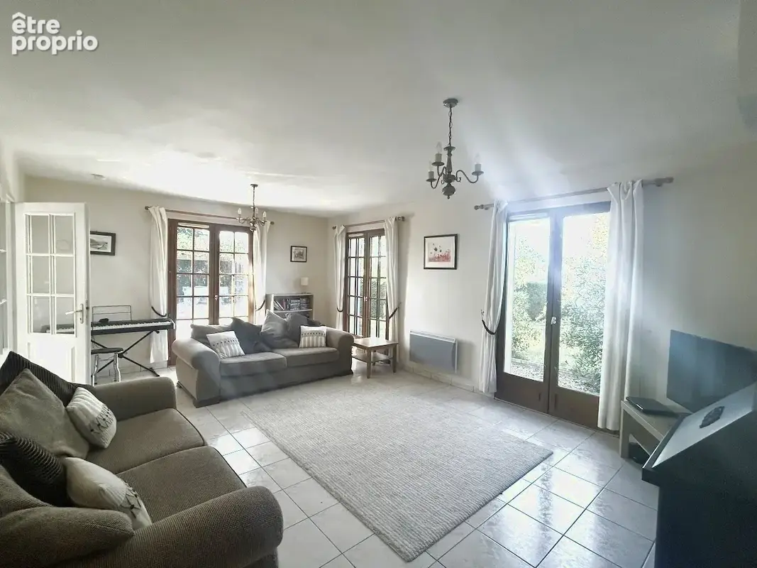 Maison de village avec 4 chambres et piscine au calme - photo 3