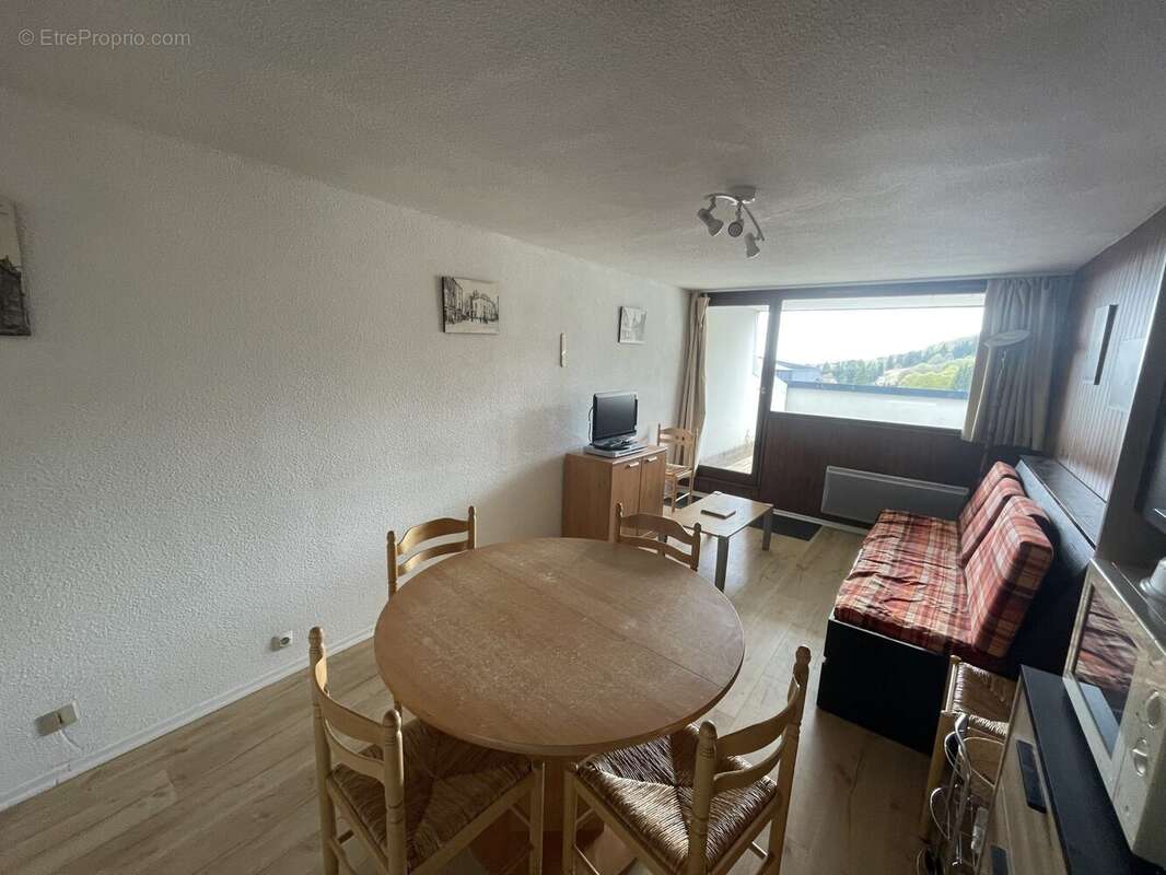 Appartement à BESSE-ET-SAINT-ANASTAISE