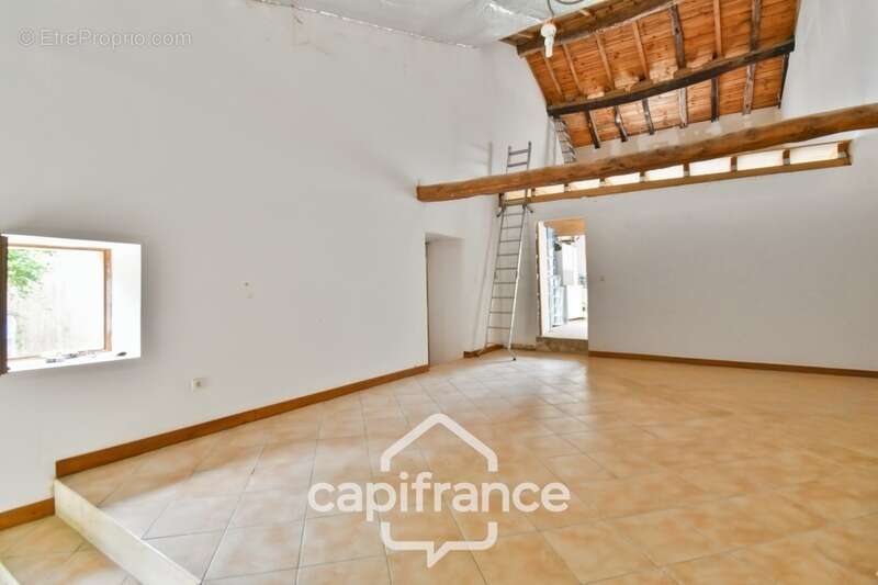 Maison charentaise à vendre 4 pièces LES EGLISES D'ARGENTEUIL (17)avec garage sur 1089m² de jardin arboré - photo 5