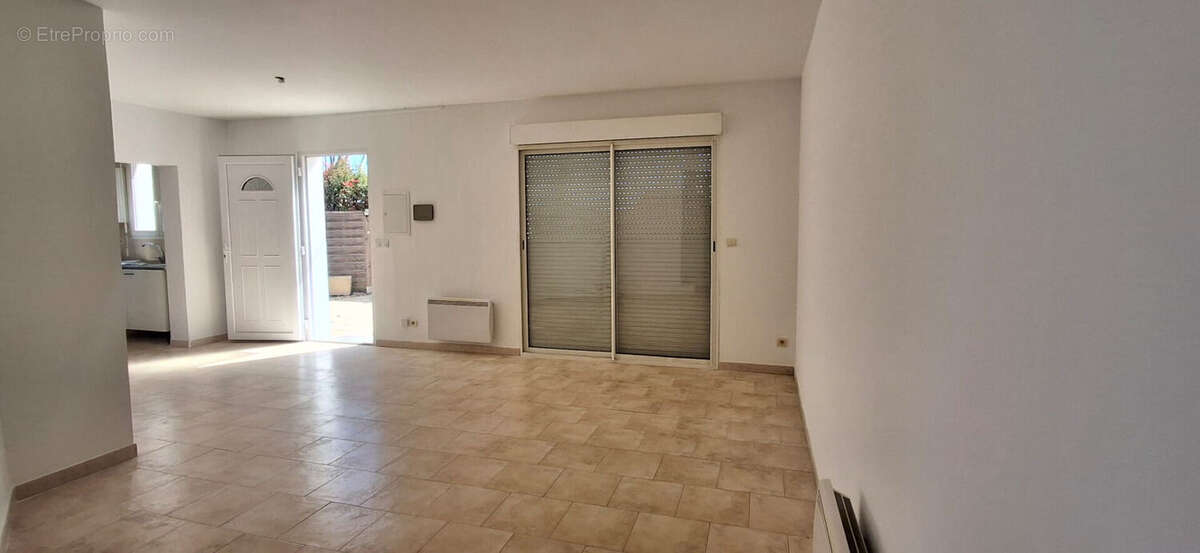 Maison à JONQUIERES-SAINT-VINCENT