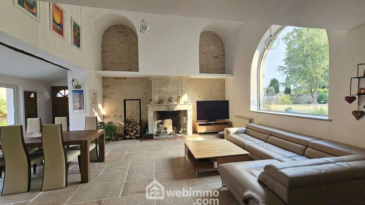 Un splendide séjour de 51 m² très lumineuse.