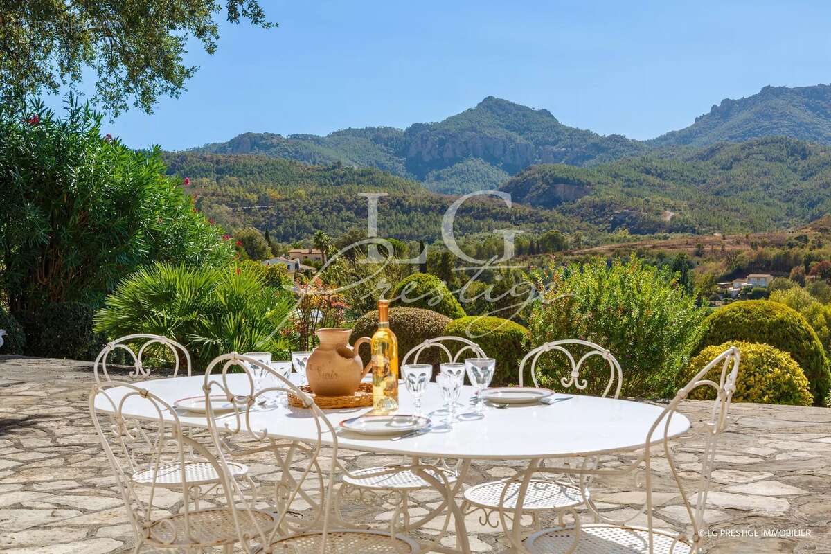 Maison à MANDELIEU-LA-NAPOULE